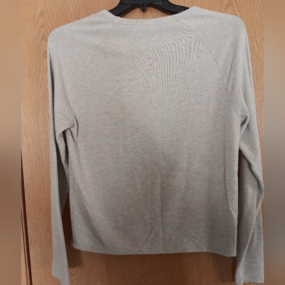 Women's size small,  Wilfred Free shirt - Picture 2 of 3